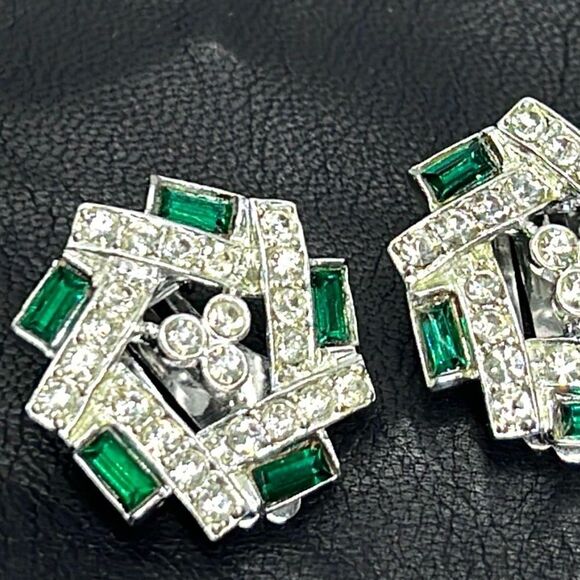 Vintage Sarah Coventry Clip-on Earrings Silver Tone Green and Clear
Rhinestones - Picture 3 of 8